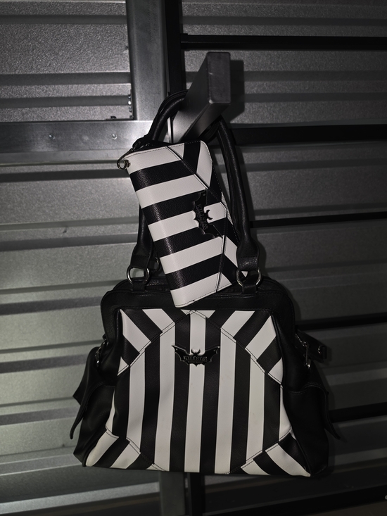 Killstar Handbags - Never Trust The Living - Killstar Purse And Wallet